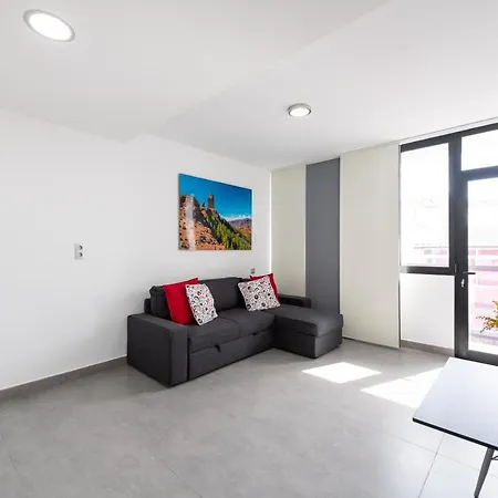 Blue Eyes Castillo del Romeral