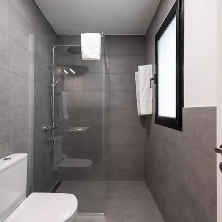 Blue Eyes Castillo del Romeral