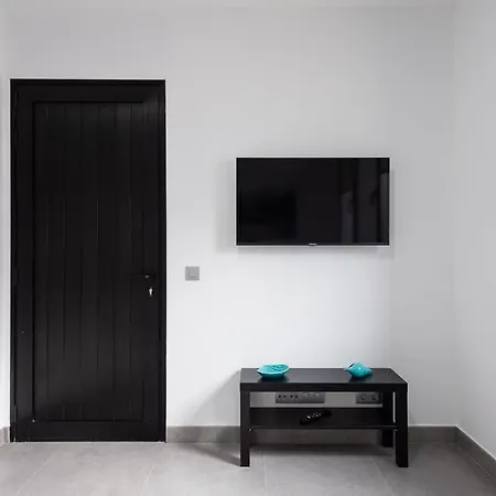 Blue Eyes Apartment *